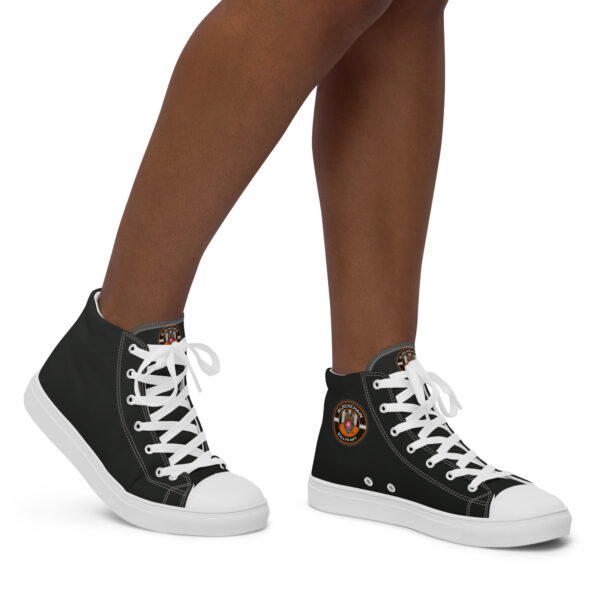 womens-high-top-canvas-shoes-white